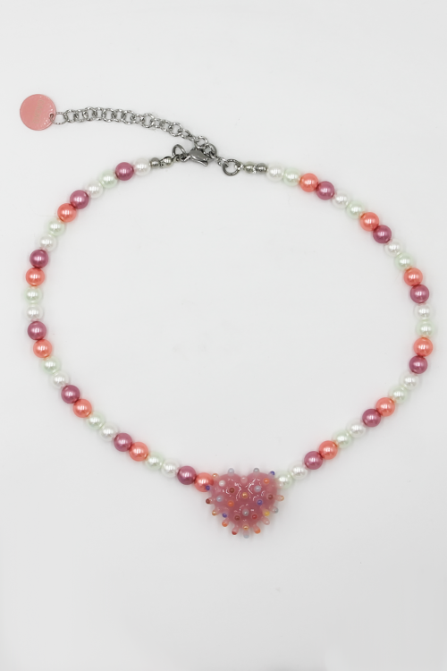 naszyjnik CACKO Virus, naszyjnik z żywicy różowy, różowy naszyjnik z perełkami, biżuteria handmade